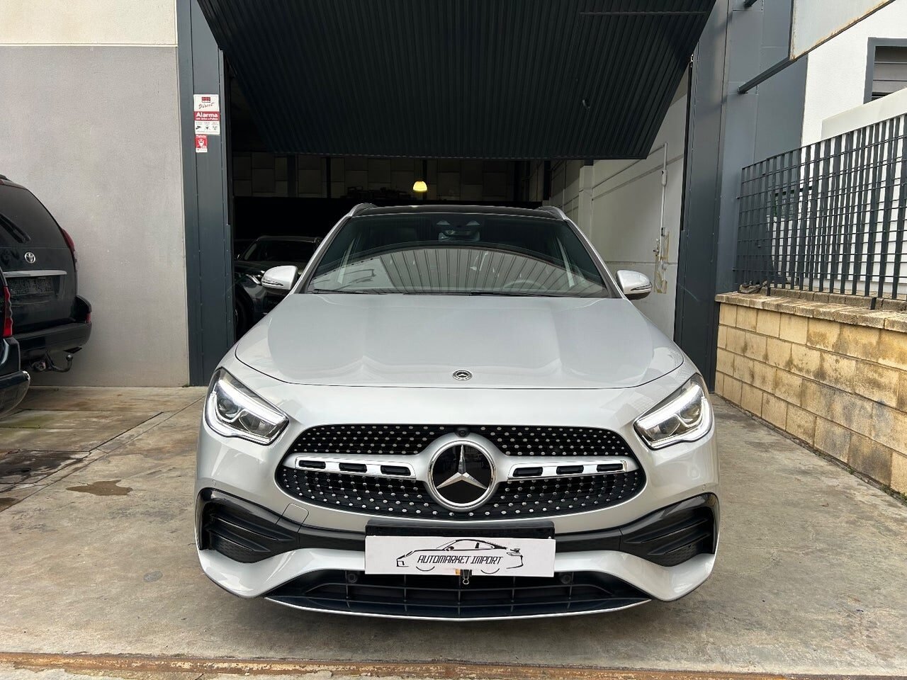 MERCEDES-BENZ GLA 200