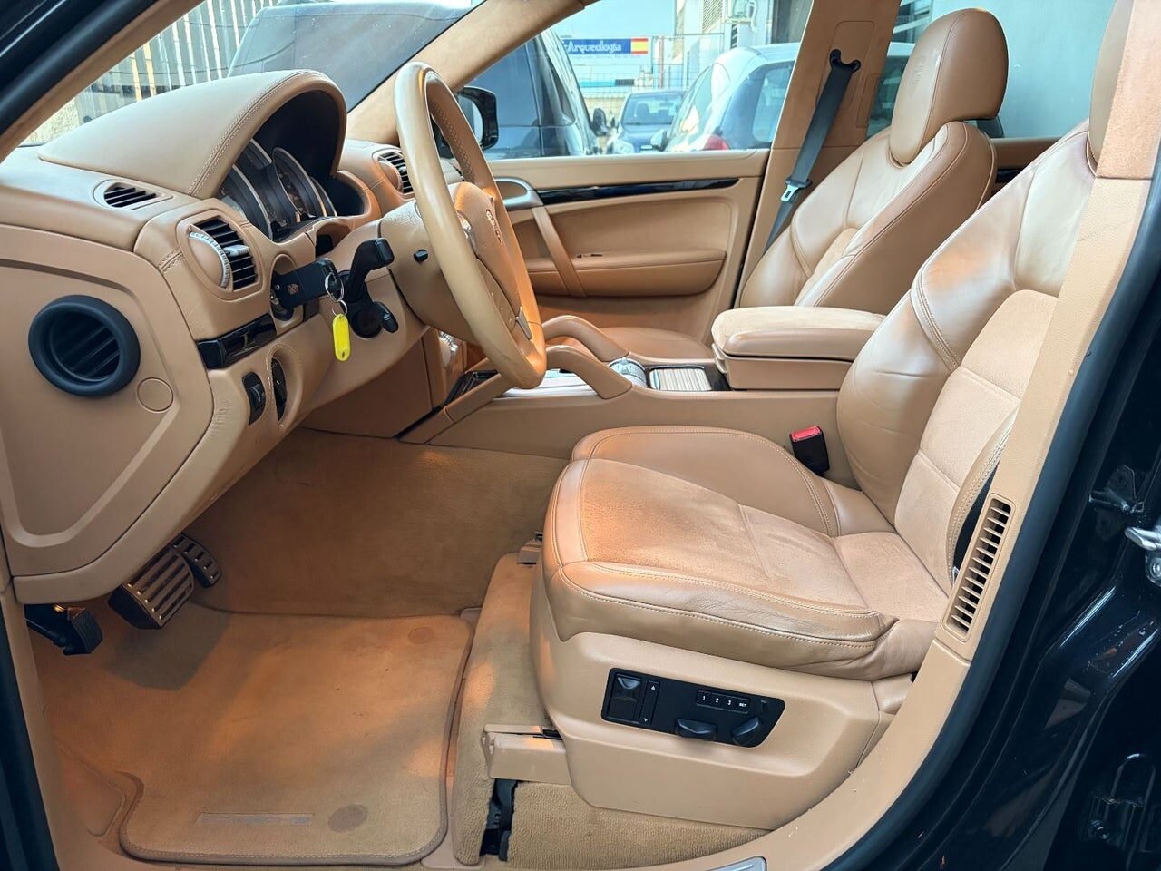 PORSCHE Cayenne GTS
