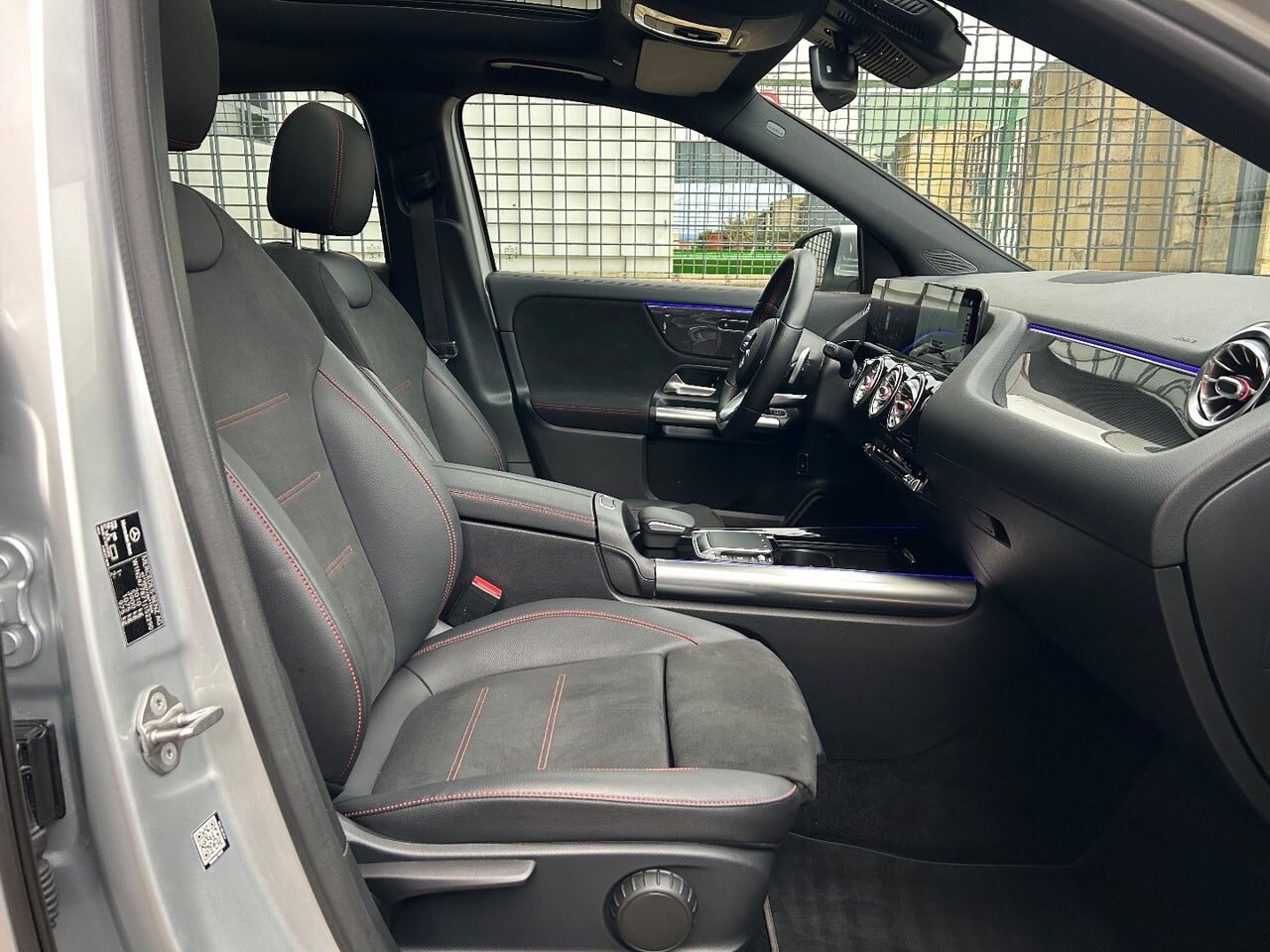 MERCEDES-BENZ GLA 200